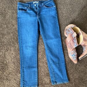 Levi's Women's Straight Leg Blue Jeans